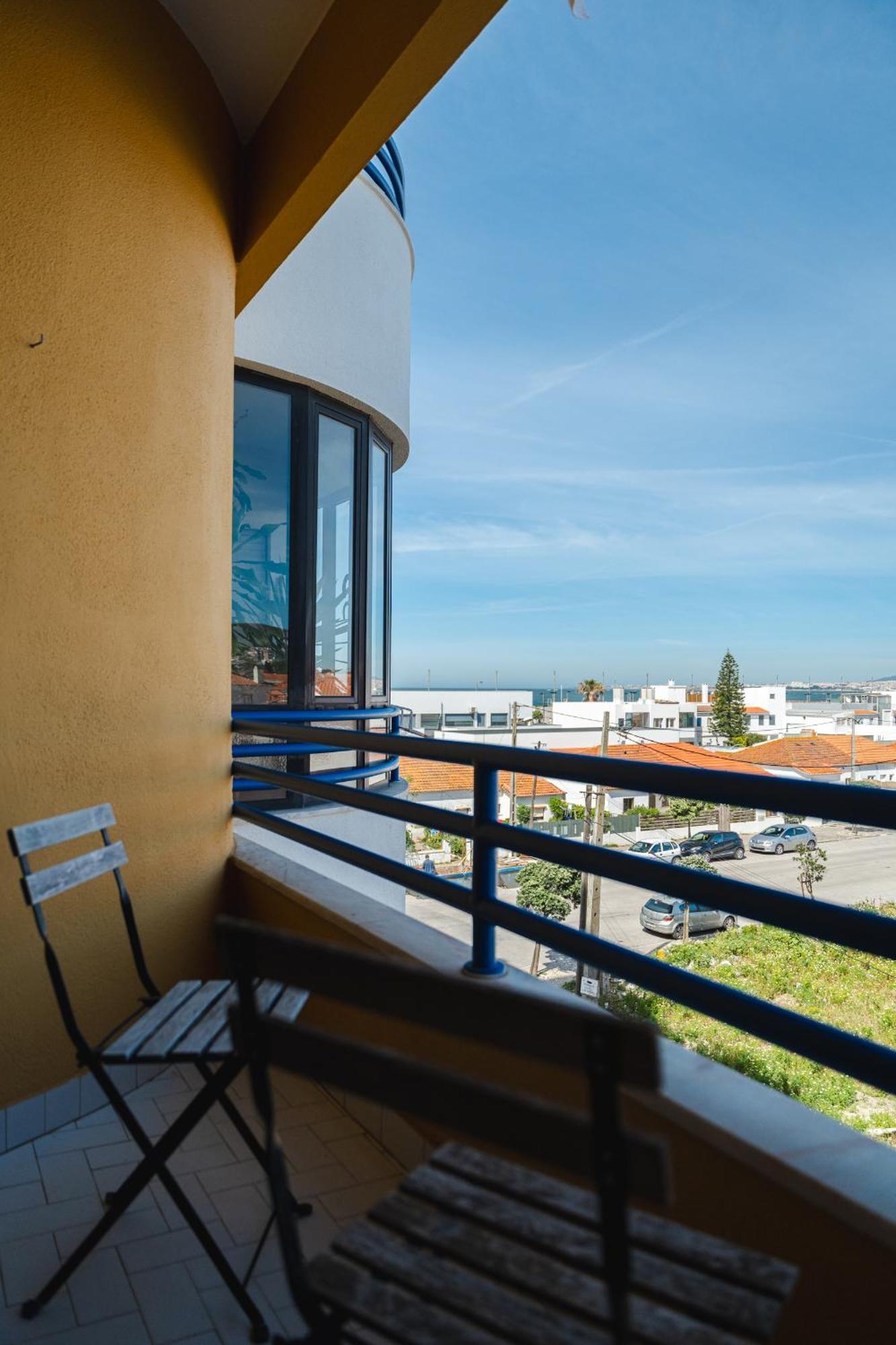 Sea View & Sundown, 150M From The Beach And Surf Spots Costa de Caparica Exterior foto